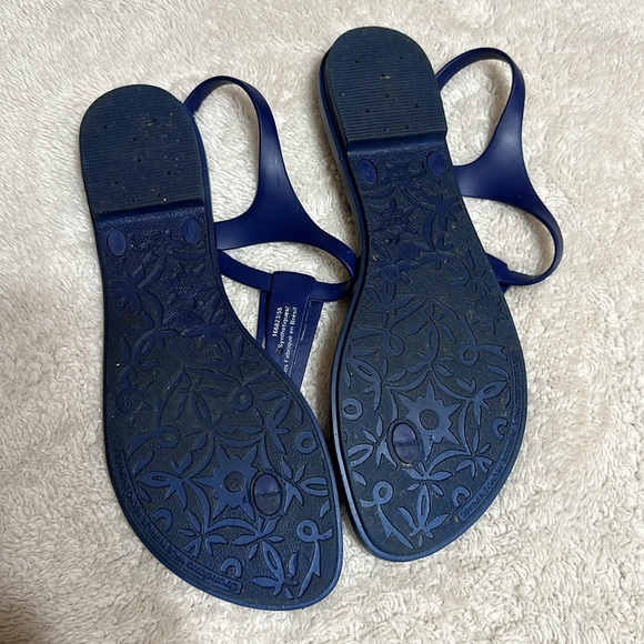 Blue rubber toe sandals size 10 - Picture 3 of 5